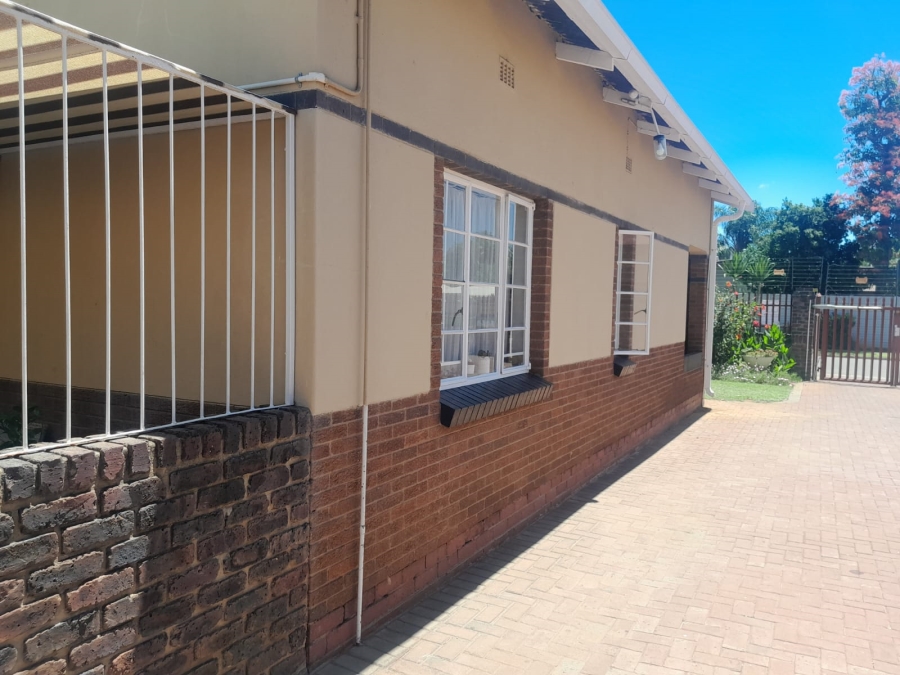 3 Bedroom Property for Sale in Rustenburg Central North West